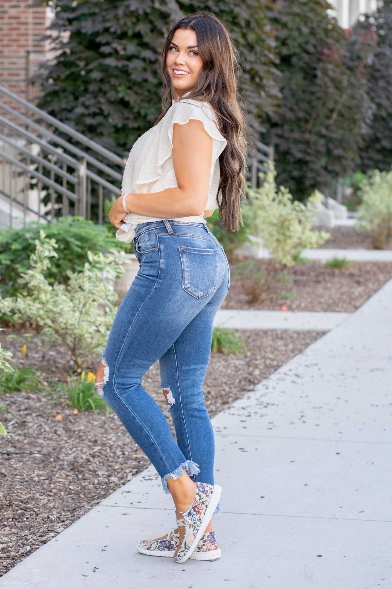 Elegant Bold Look Mesa High Rise Fray Hem Ankle Skinny