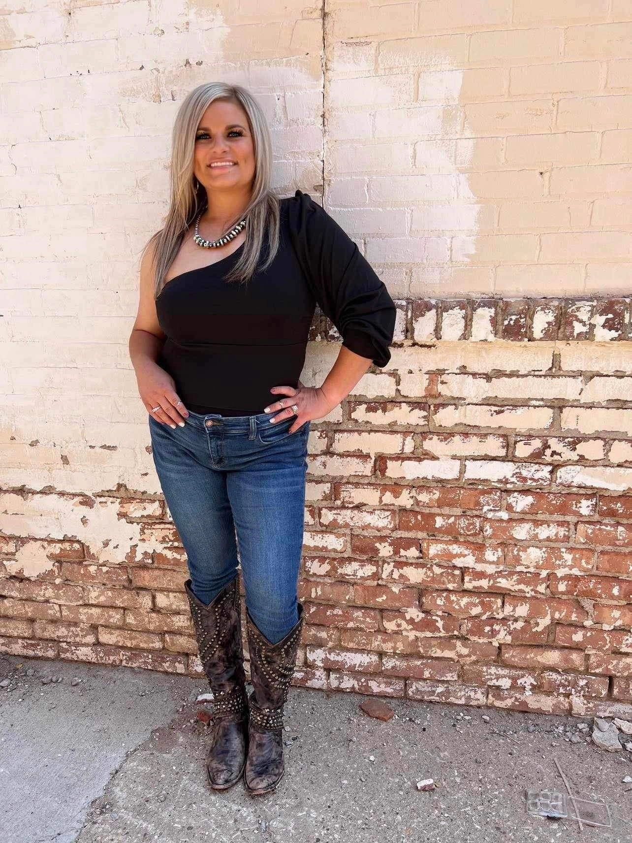 Laser Cut Edges PLUS On The Horizon Black Top*