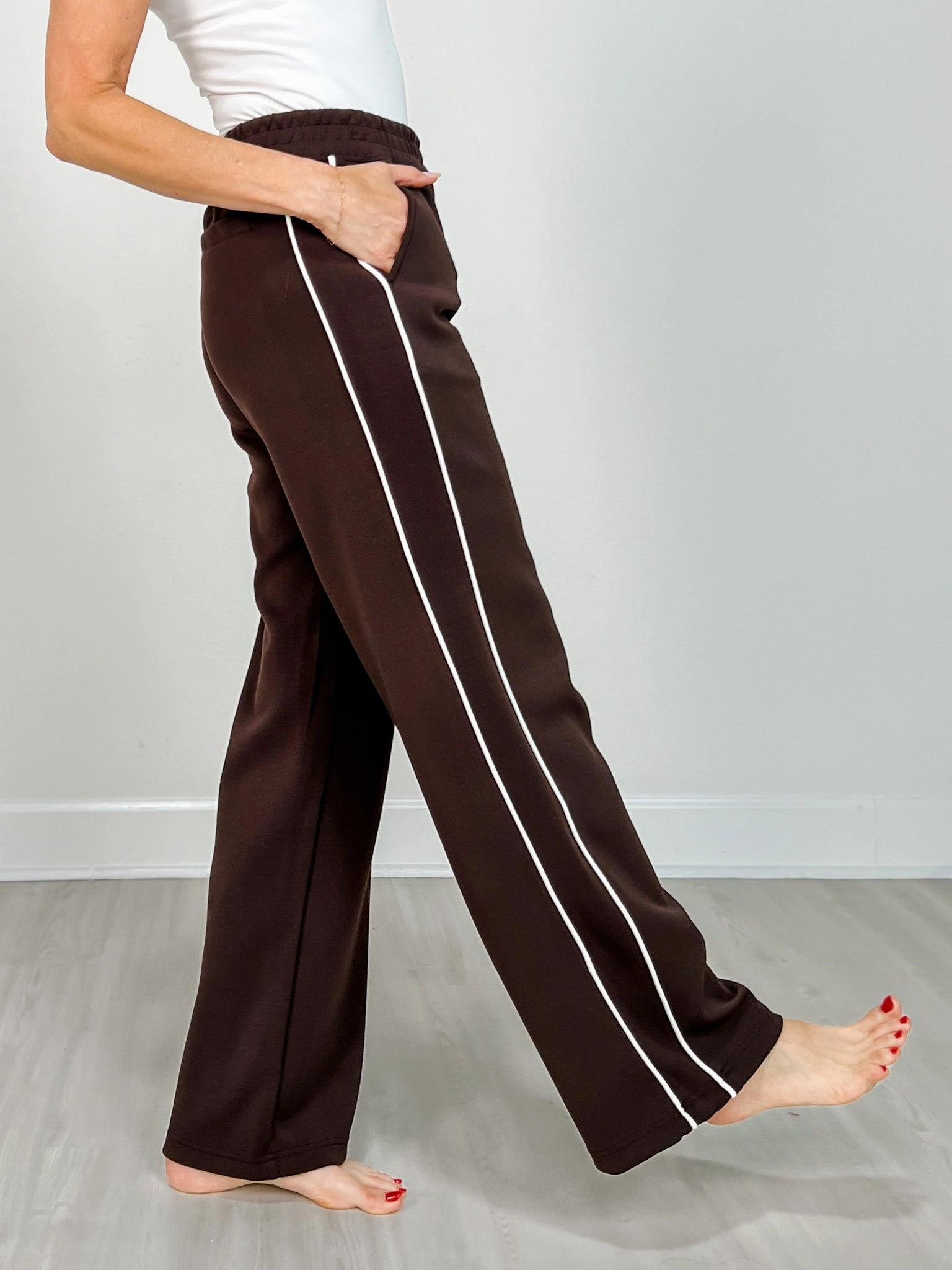 Stretch Support Fit Modal Scuba Stripe Piping Straight Pant in Espresso Cream