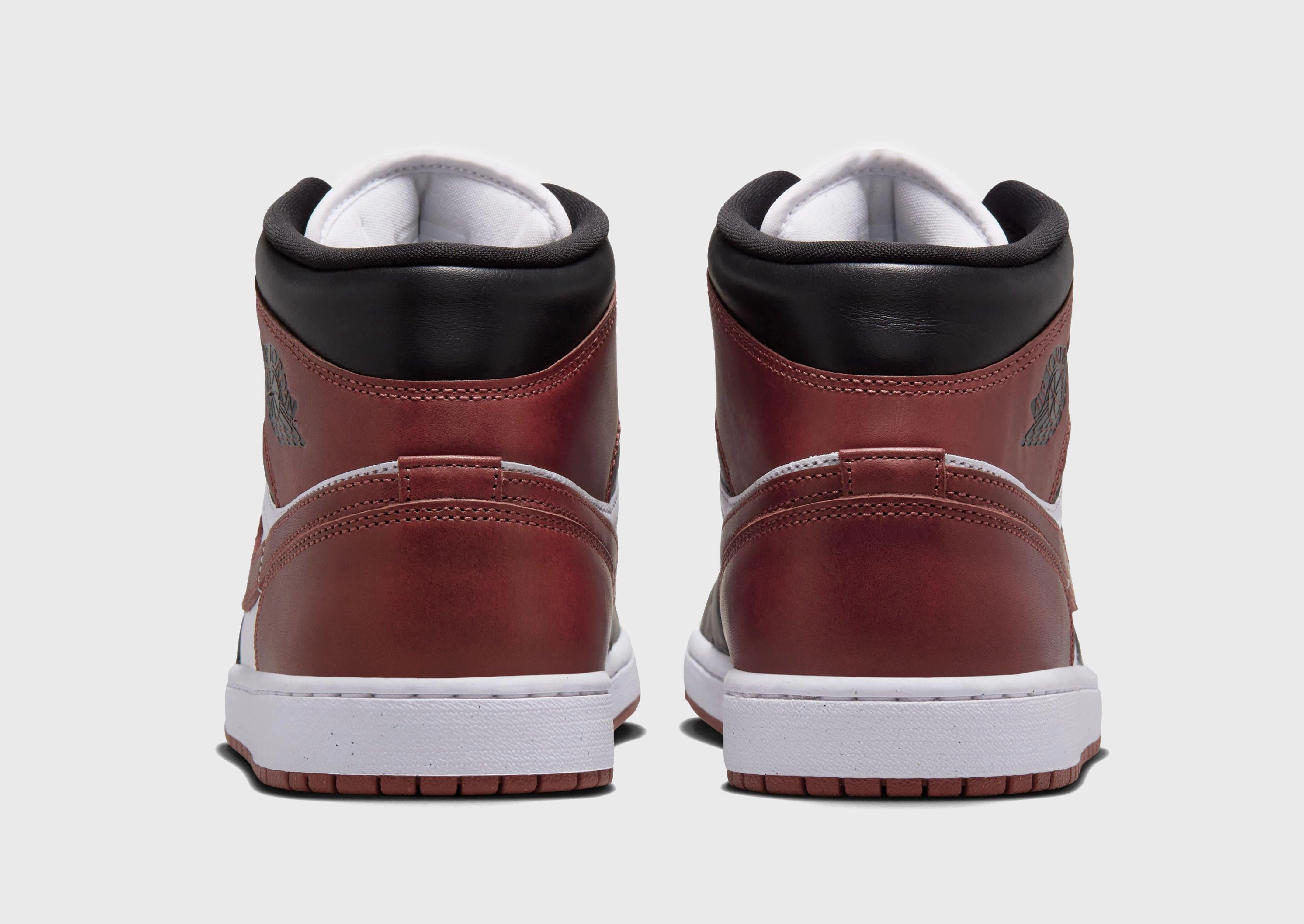 Air 1 Mid SE ContouredSole Foot Pivot Point