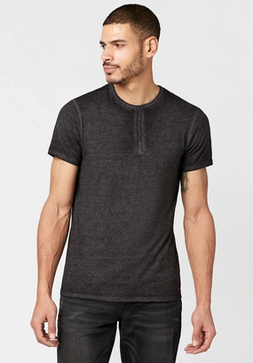 Kasum Buttoned Henley Men's T-Shirt in Black - BM21411 HiddenVentilationPockets