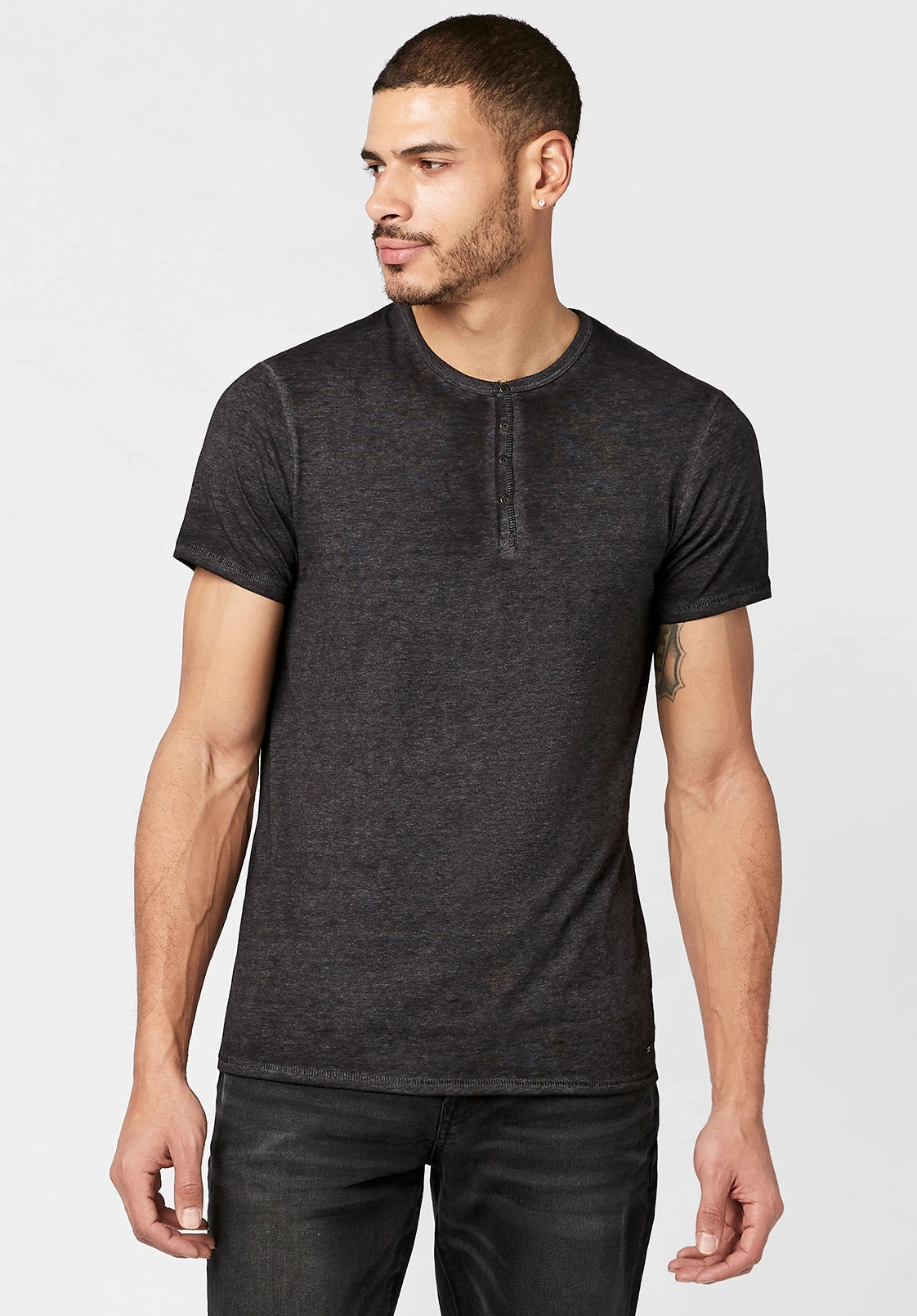 Kasum Buttoned Henley Men's T-Shirt in Black - BM21411 HiddenVentilationPockets