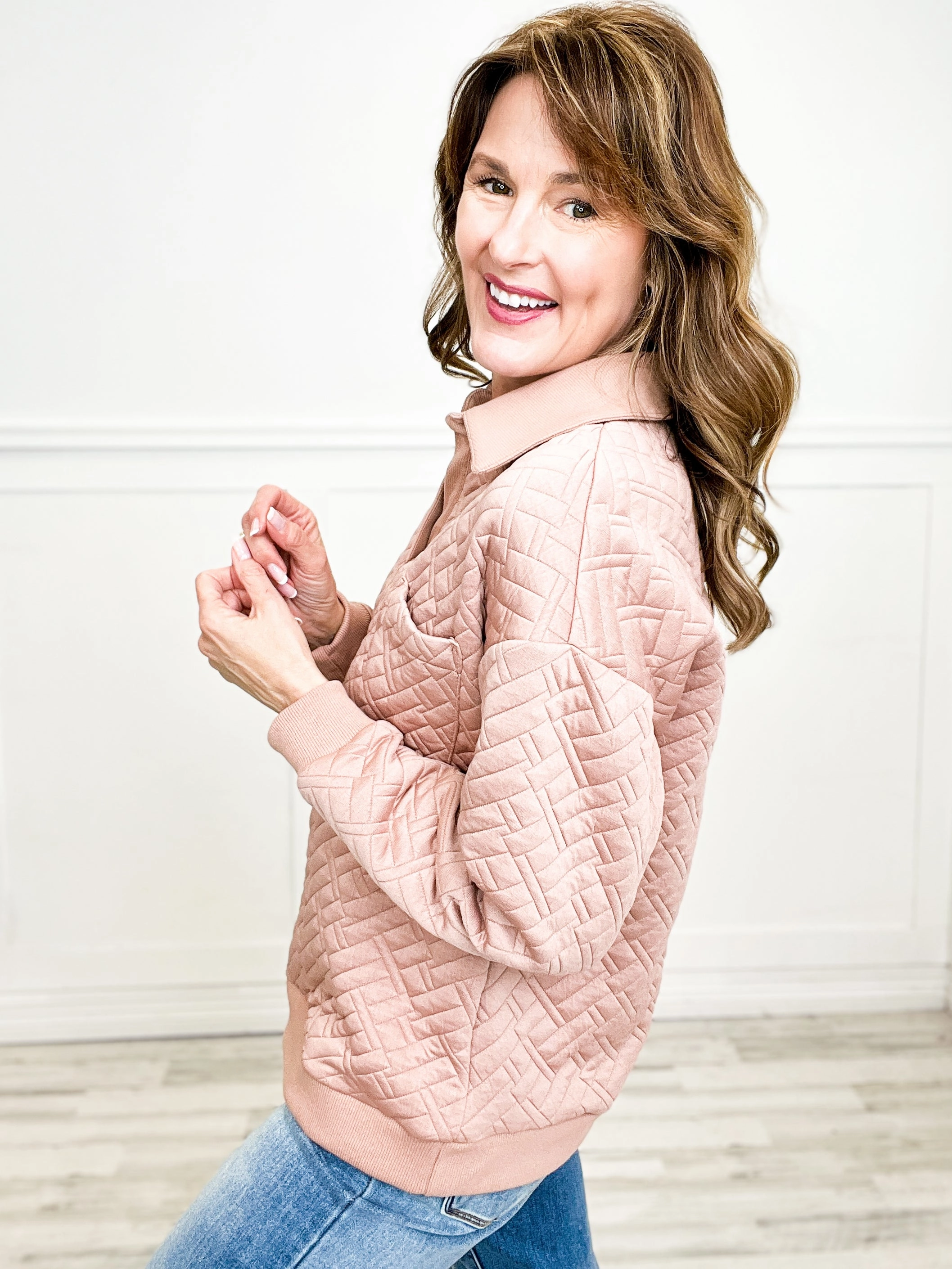 Cozy Knit Touch Cold-Weather Fashion Oversized Collared Quilted Knit Top with Front Pocket