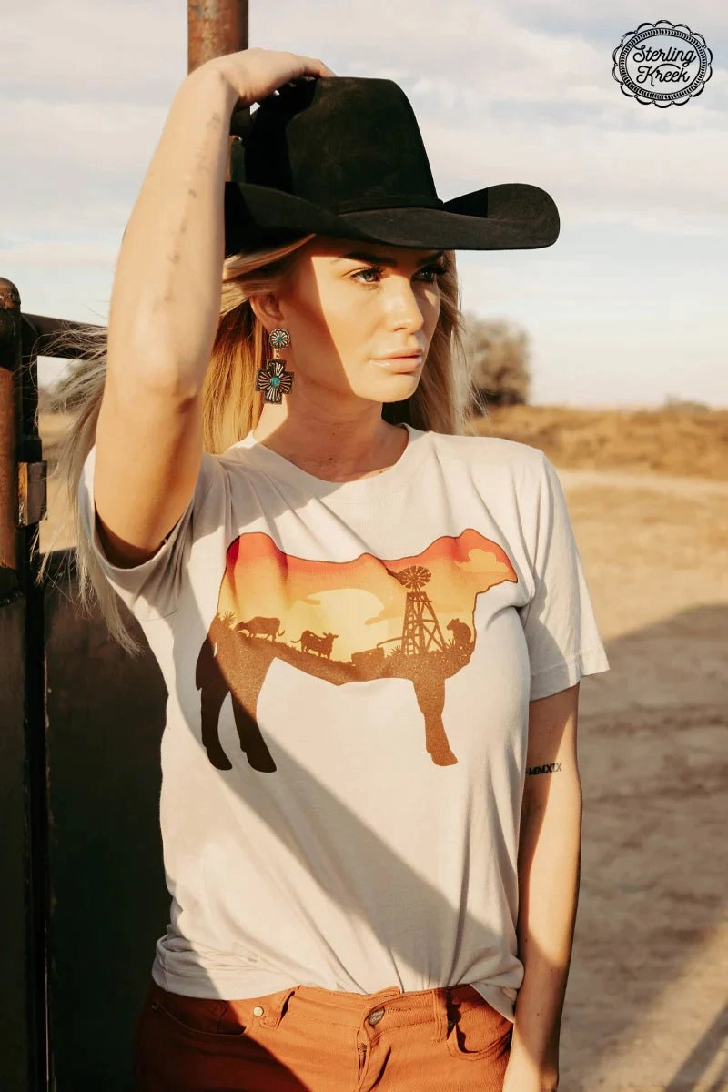 Light material PLUS Sunset Steer Tee