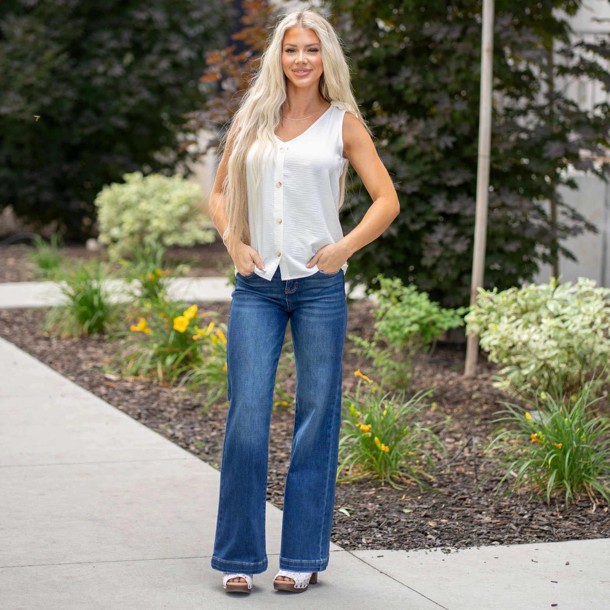 Quick Dry Wear Valerie Solid Milan Sleeveless Buttoned Top