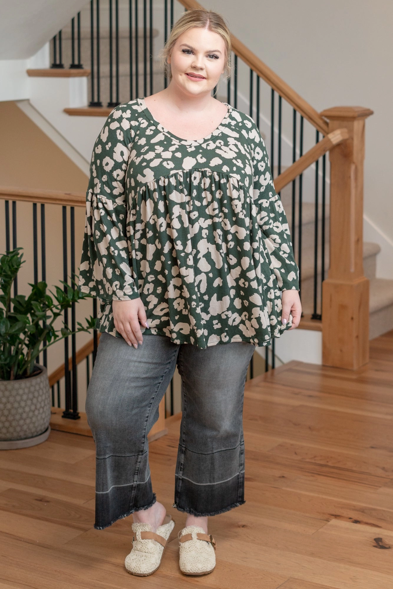 Plus Size Leopard Print Bell Sleeve Top - Green Unisex style