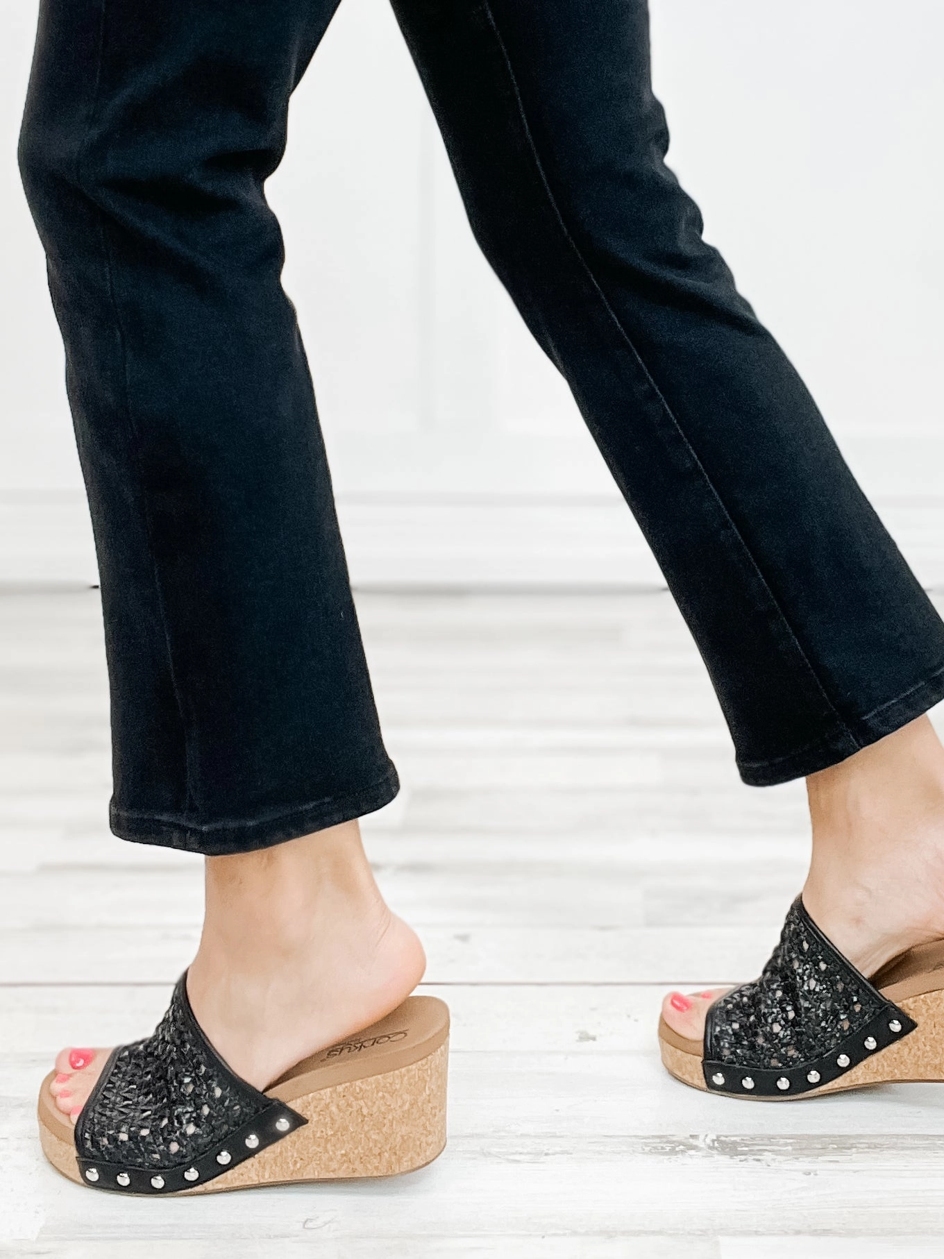 Street Essential Layer game Vervet "Margot" High Rise Kick Flare Black Jean