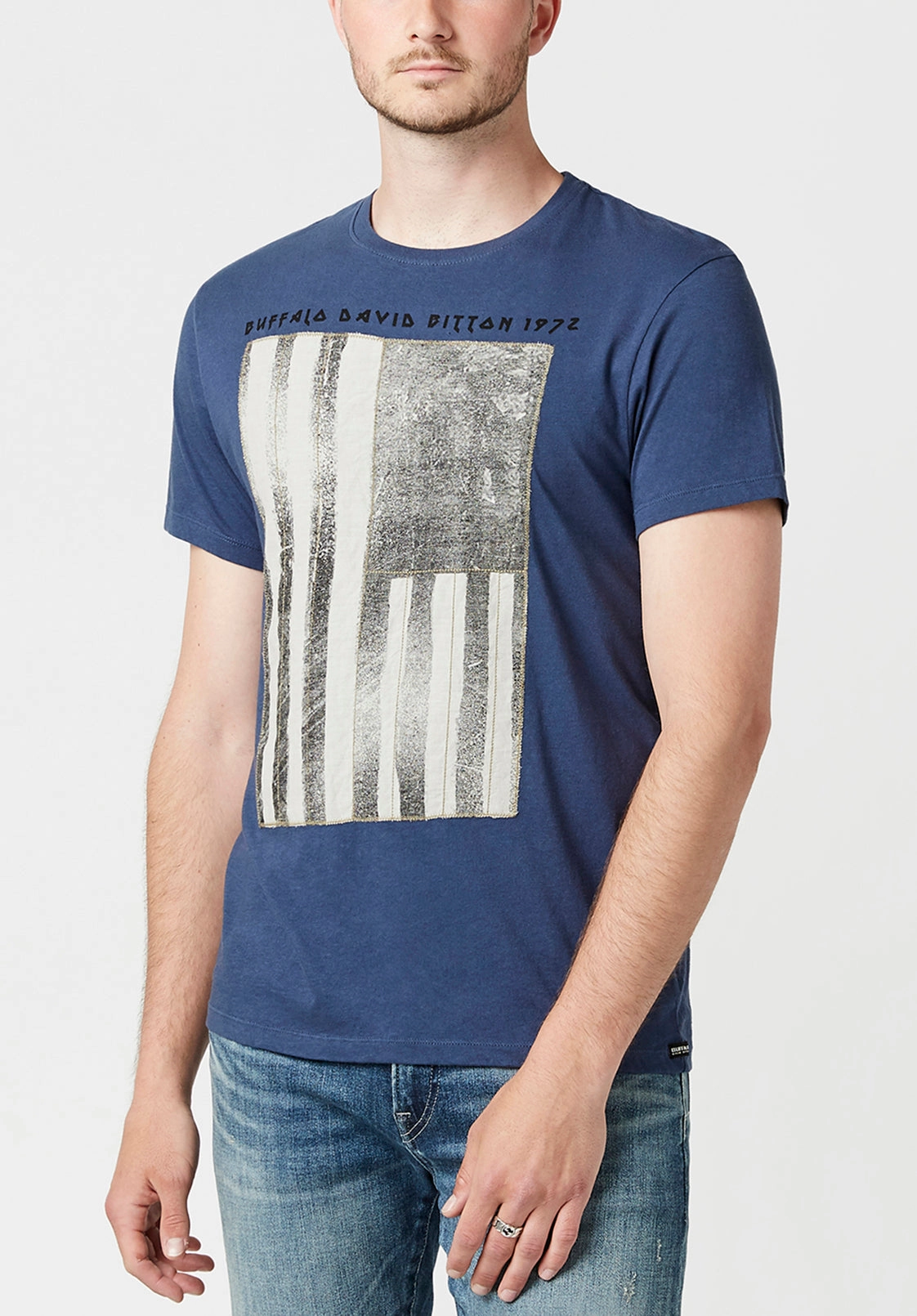 Drop Shoulder Silhouette Garment Washed Finish Tarot Greyscale Americana Men's T-Shirt in Navy - BM23765