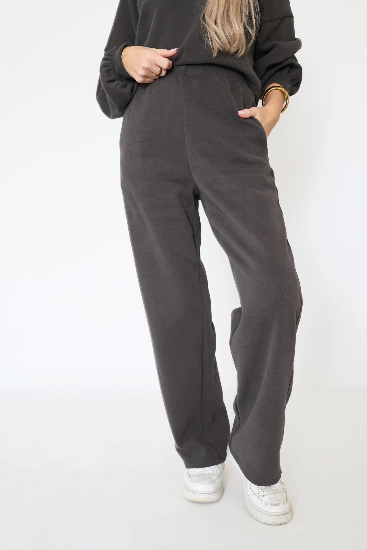 OdorResistantFinish Relaxed Stay Wide Leg Pant