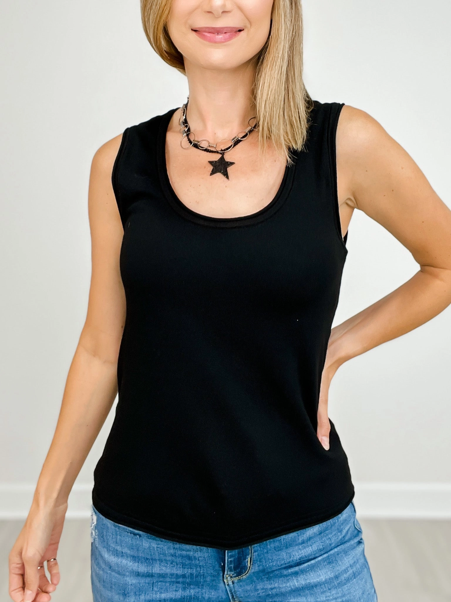 Fashionable Look Adjustable Hem Toggles Scoop Neck Sleeveless Solid Knit Top