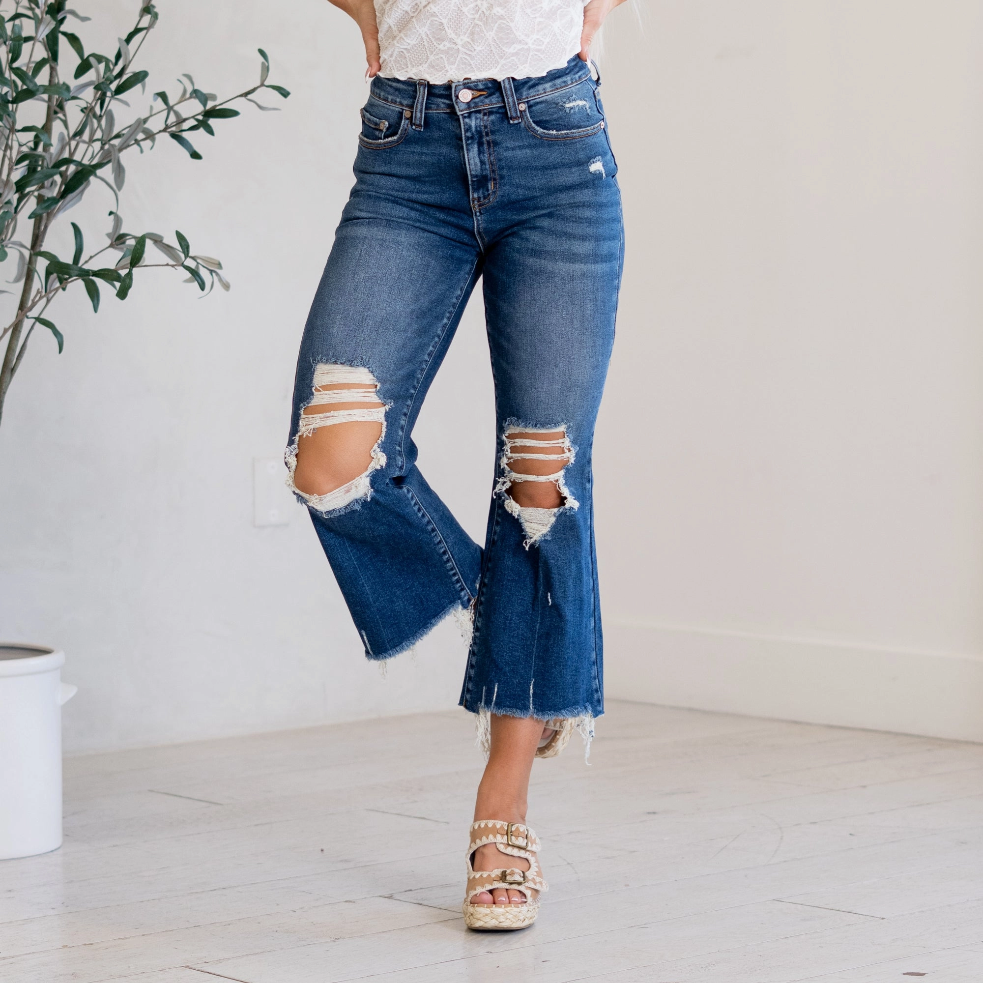 Non Irritating Inner Lining Brooklyn Mid Rise Distressed Cropped Fit