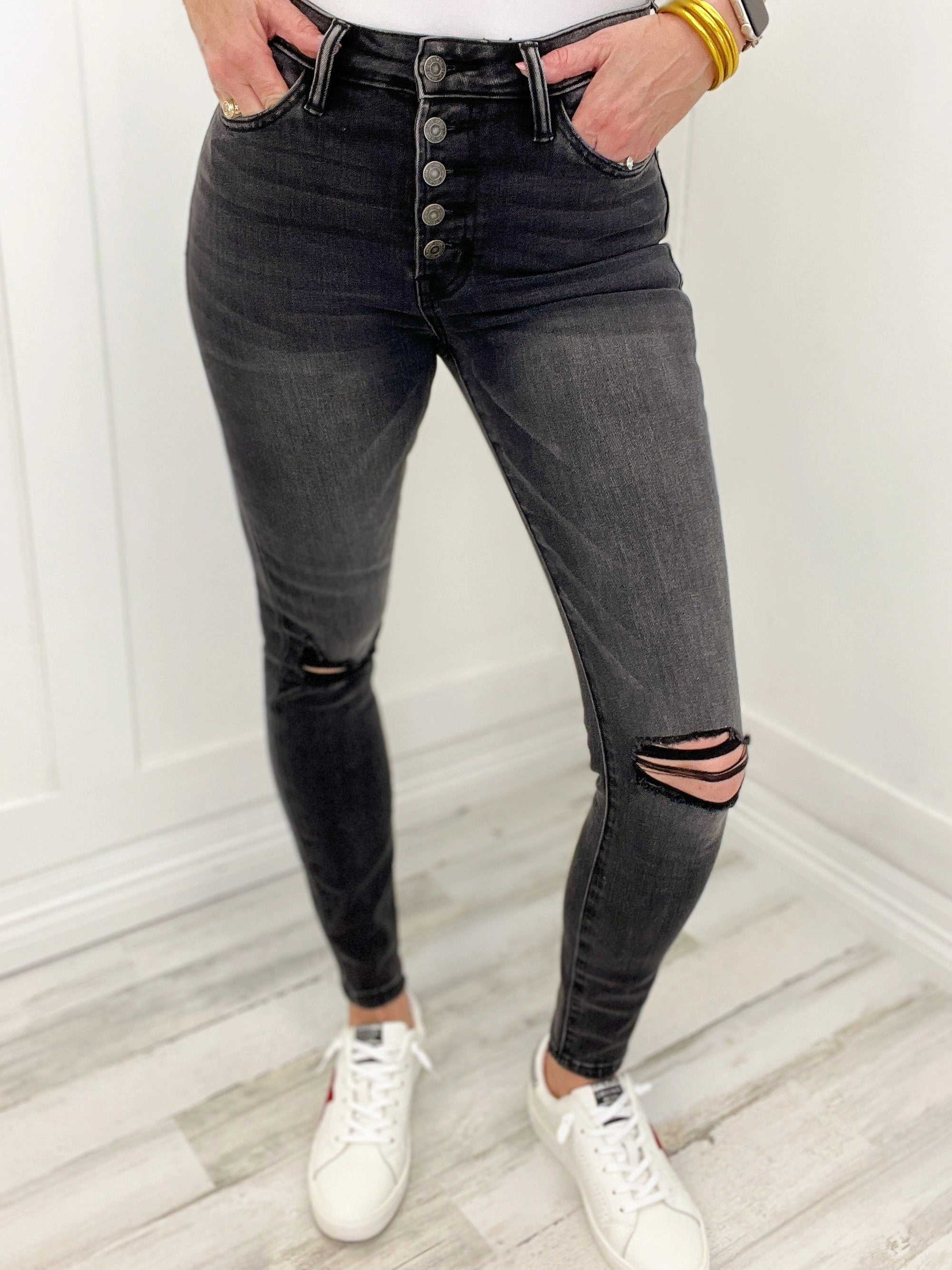 Minimalist Trendy Everyday Modern Cut Vervet York High Rise Distressed Button Fly Cropped Skinny Jeans