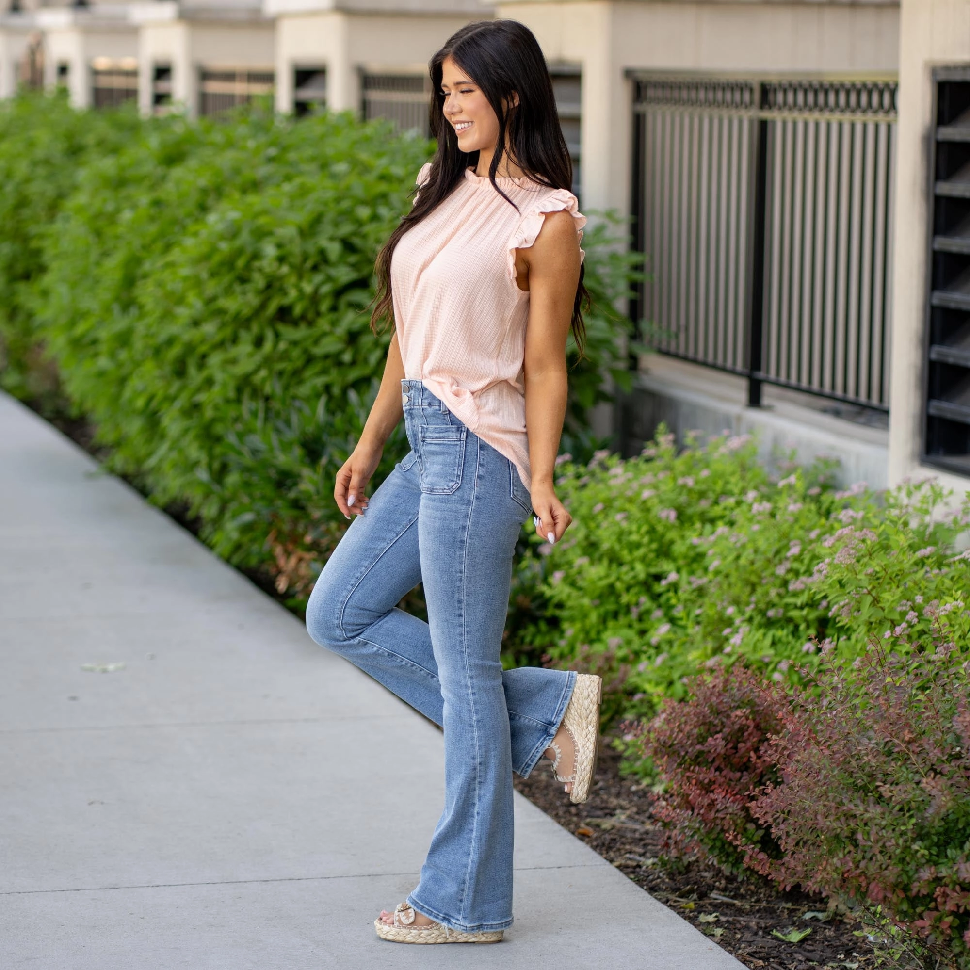 Guiltless High Rise Front Pocket W Dart Detail Flare Jeans Modern Spring Mood Blended Style