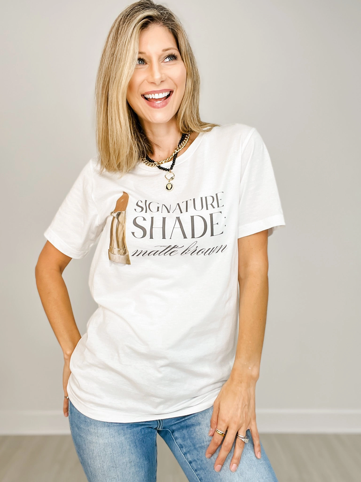 Signature Shades: Matte Brown Lipstick Graphic Tee ElasticTrimming