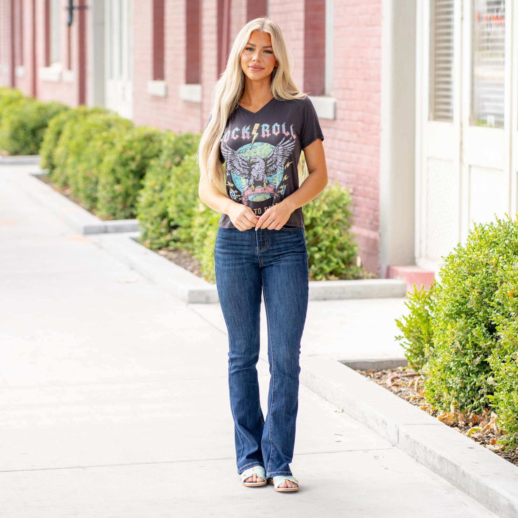 Zutter Rock N Roll Vintage Eagle Graphic  Black T-Shirt Reinforced Hems Essential Fashion