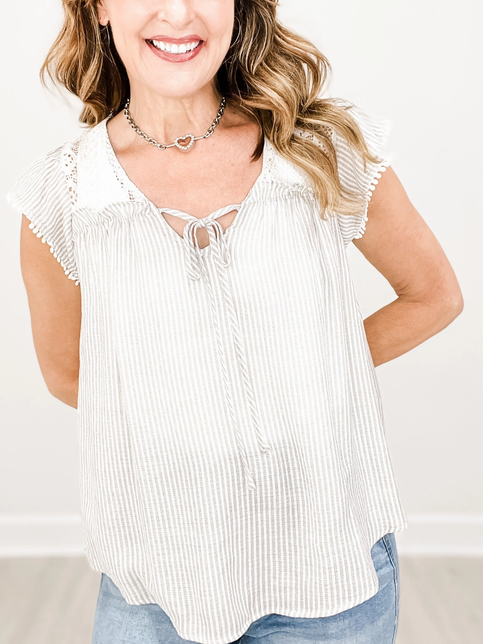 Sleeveless Floral Lace with Tie V-Neckline Top PocketDetails ComfortStretchFit