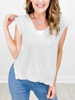 Interlock Weave QuickPackFoldableDesign Sleeveless Solid Knit Hooded V-Neck Top with Side Slits