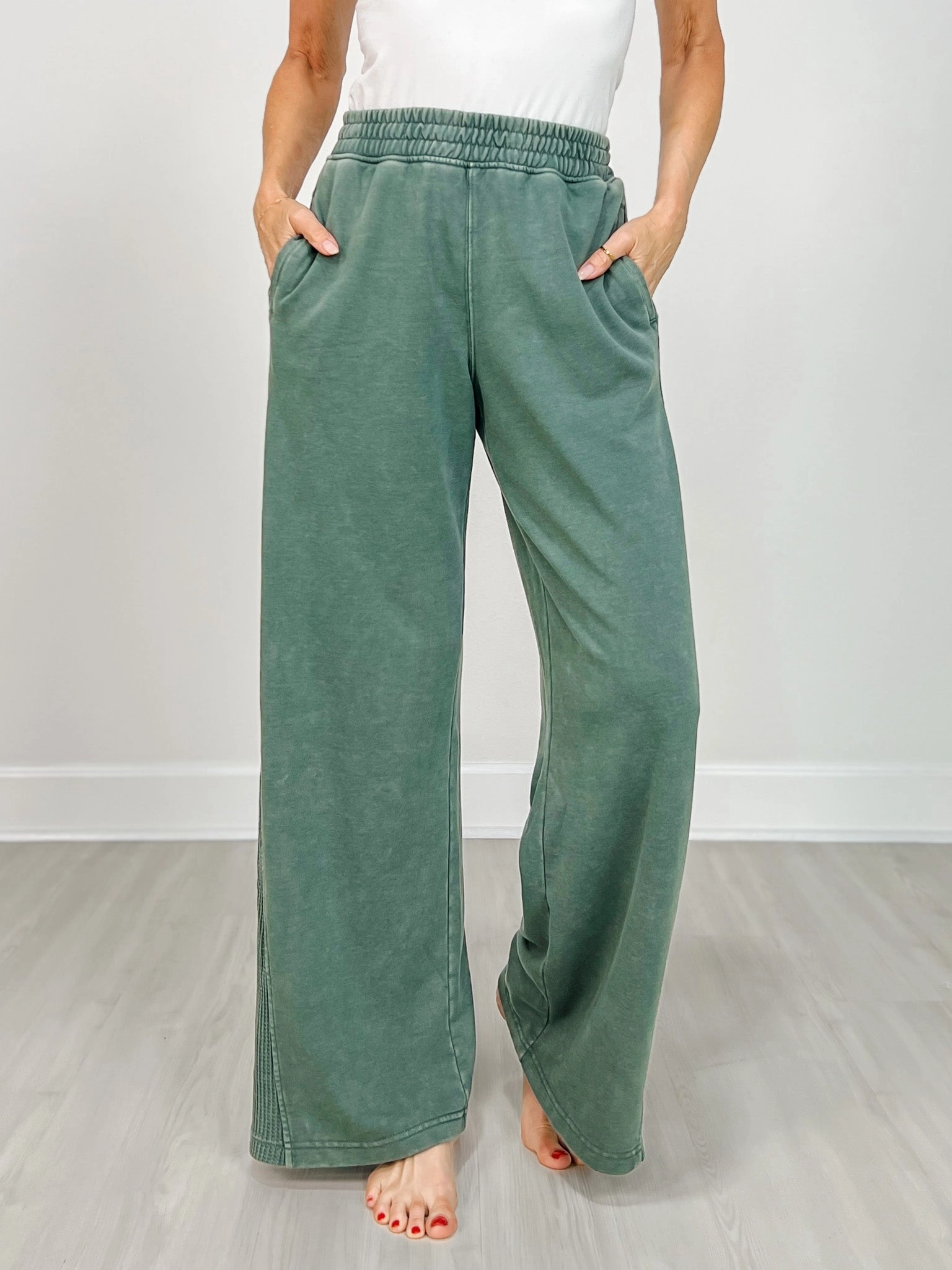 ReinforcedStitching Mineral Washed Wide Leg Pant with Pockets in Regency Green