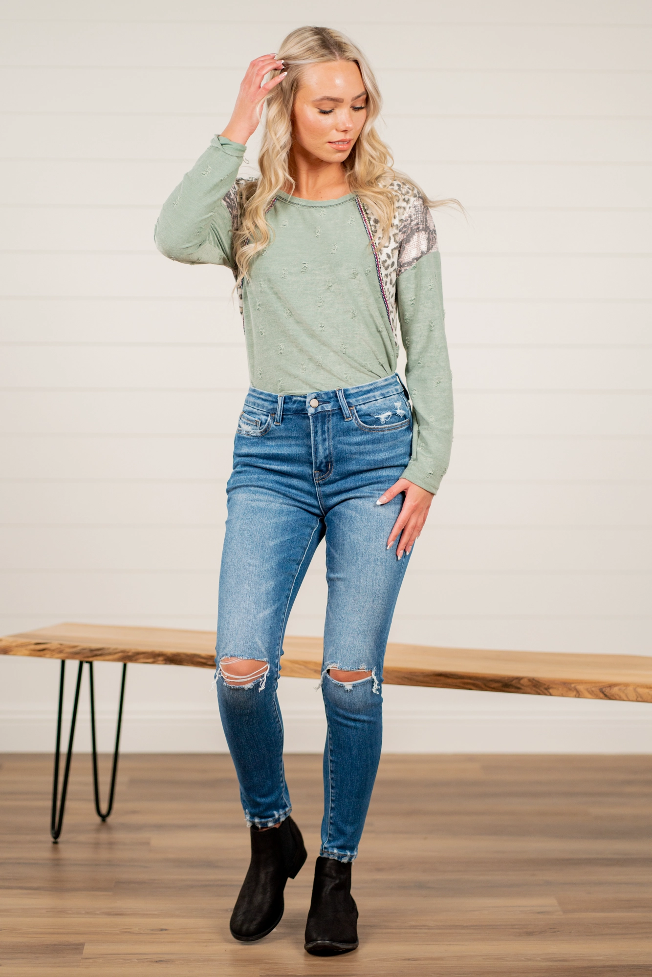 Urban Explorer Trend Setter Summer Sand High Rise Distressed Ankle Skinny