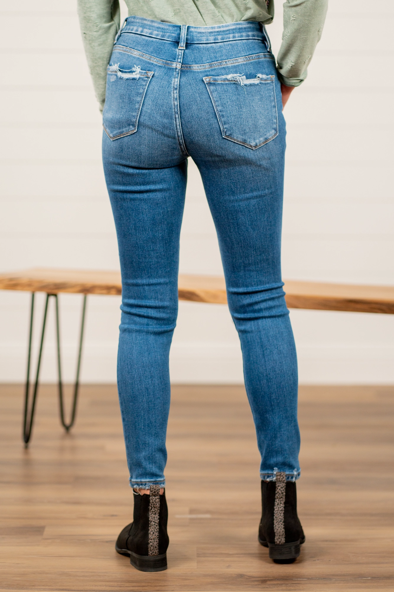 Streetwear Fan Family Style Common look Summer Sand High Rise Distressed Ankle Skinny