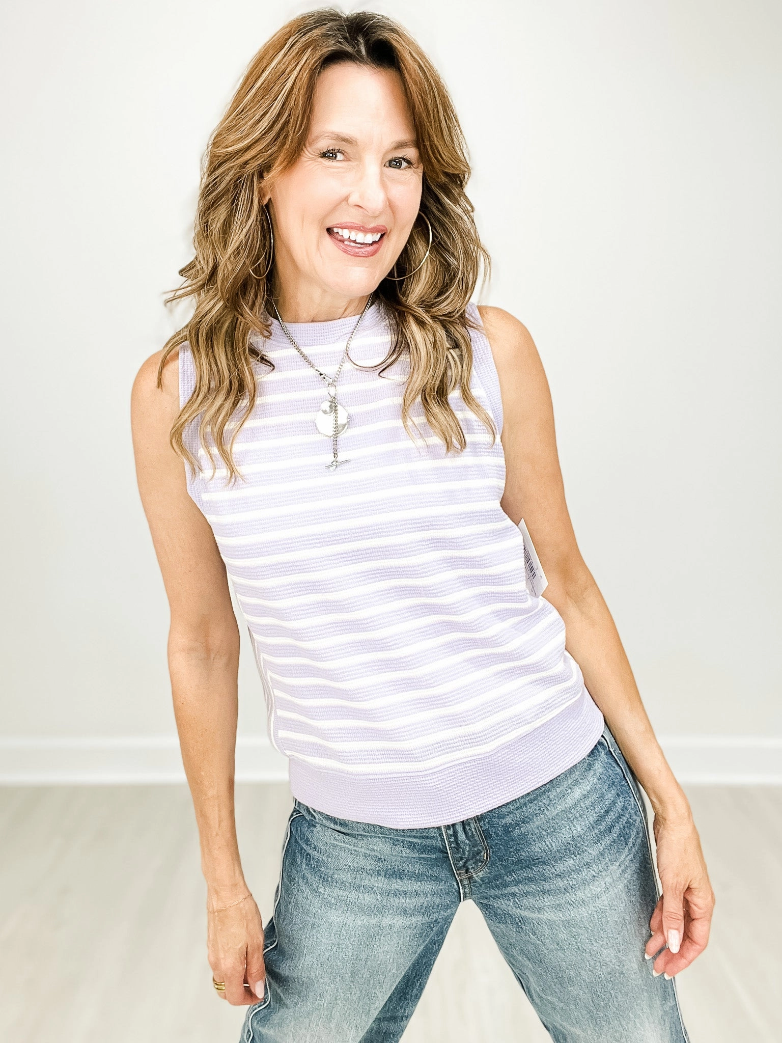 Active Look Sleeveless Round Neck Cloudy Knit Cropped Top