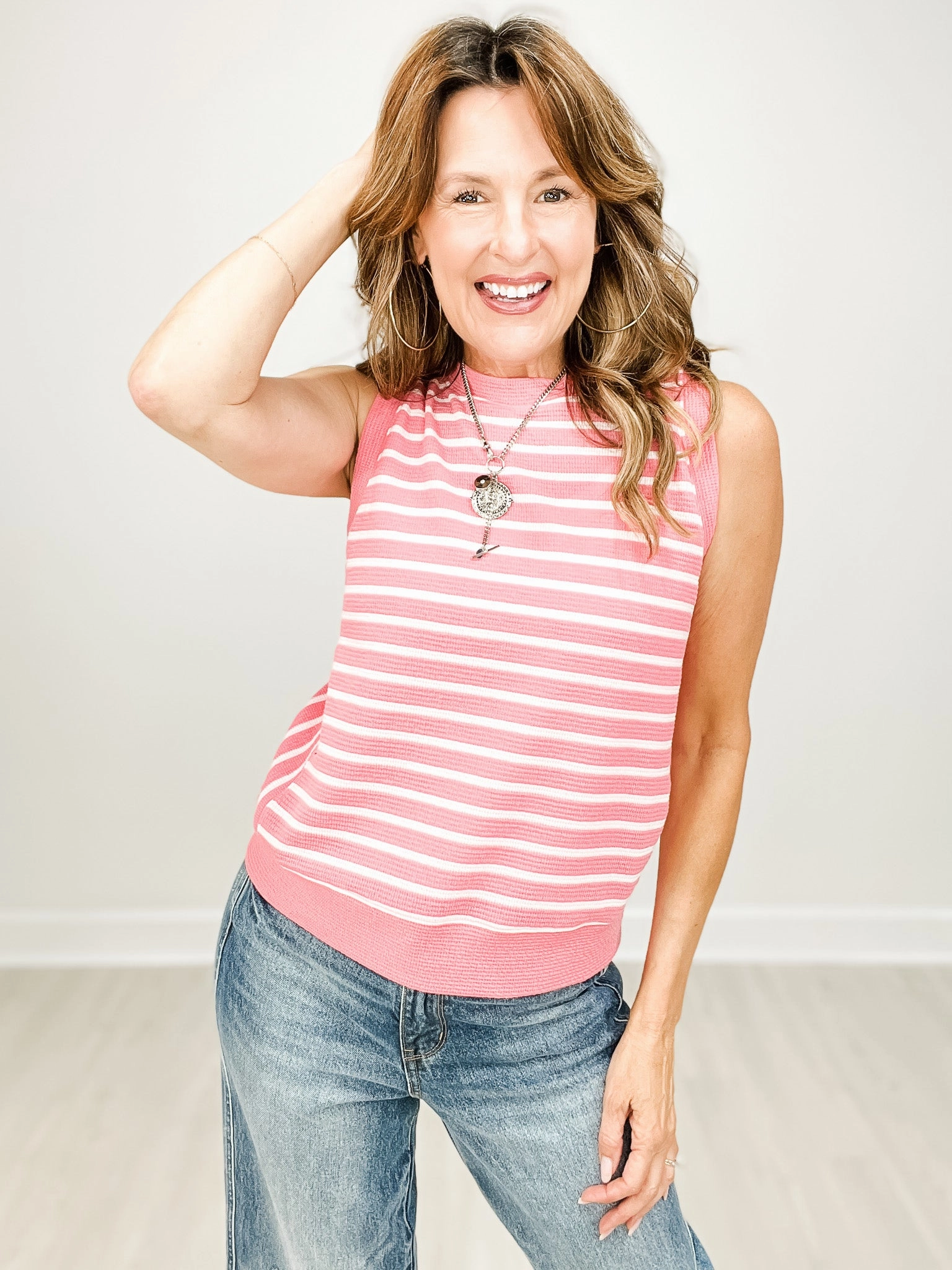 Sleeveless Round Neck Cloudy Knit Cropped Top Microfiber Technology Ribbed Trim Details