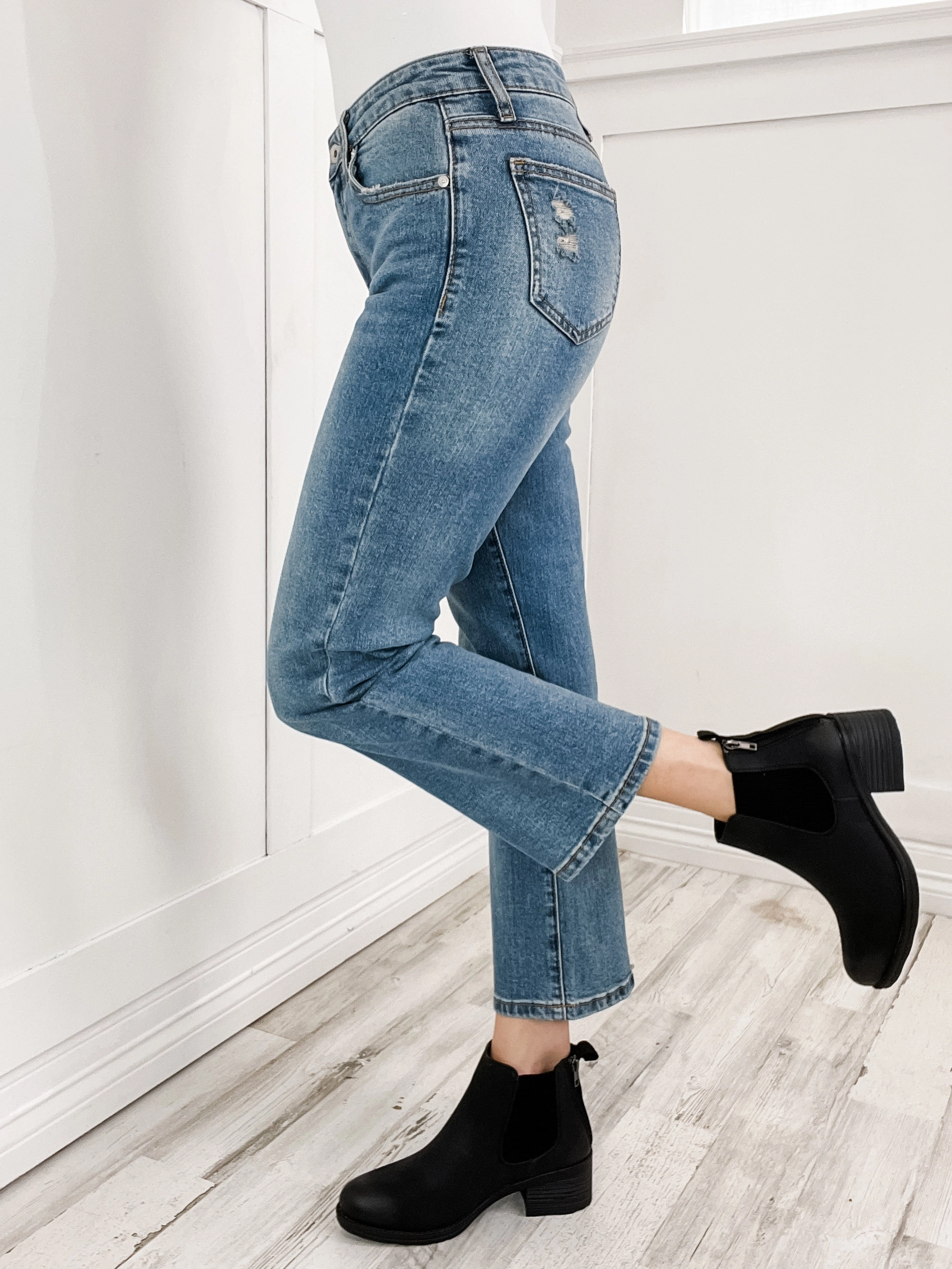 Special A "LILY" Mid-Rise Cropped Slim Bootcut Denim Jeans Nature Lover Party Look