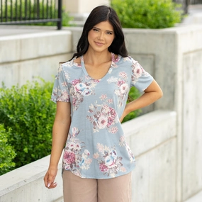 Fashion-Forward Fit Floral Print V Neck Detail Top