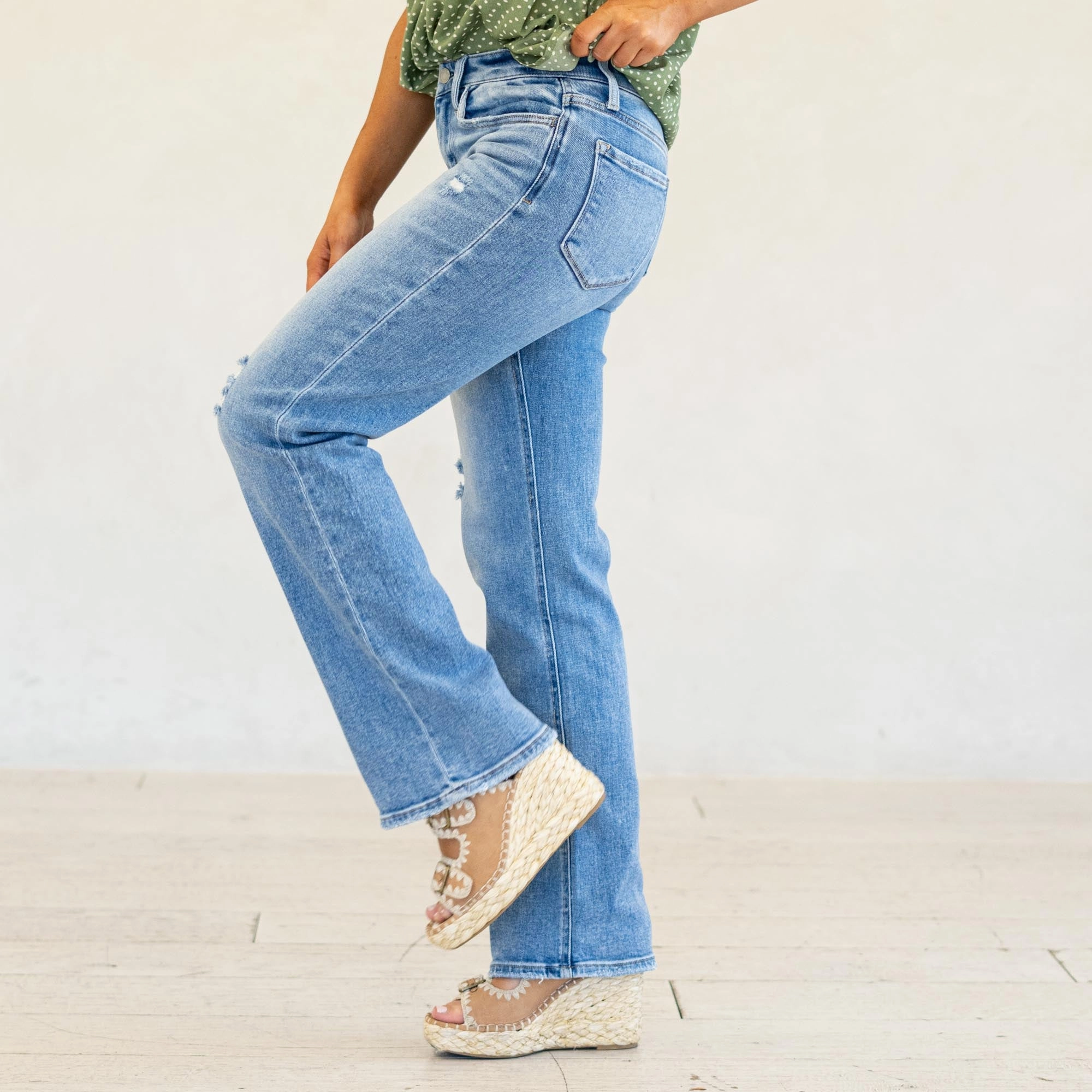 VERVET Light Stone Wash Mid Rise Slim Wide Leg Jeans Date Night Summer Vibes