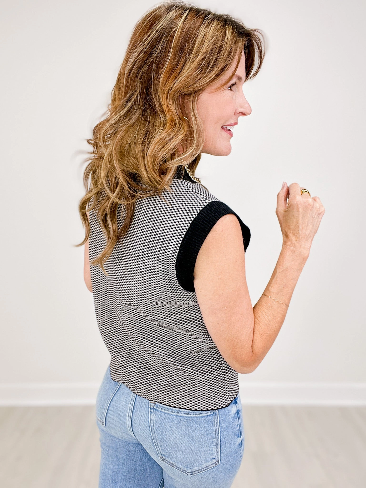 Reversible Layering Tech Sleeveless Checker Knit Top with Ribbed Band Neckline
