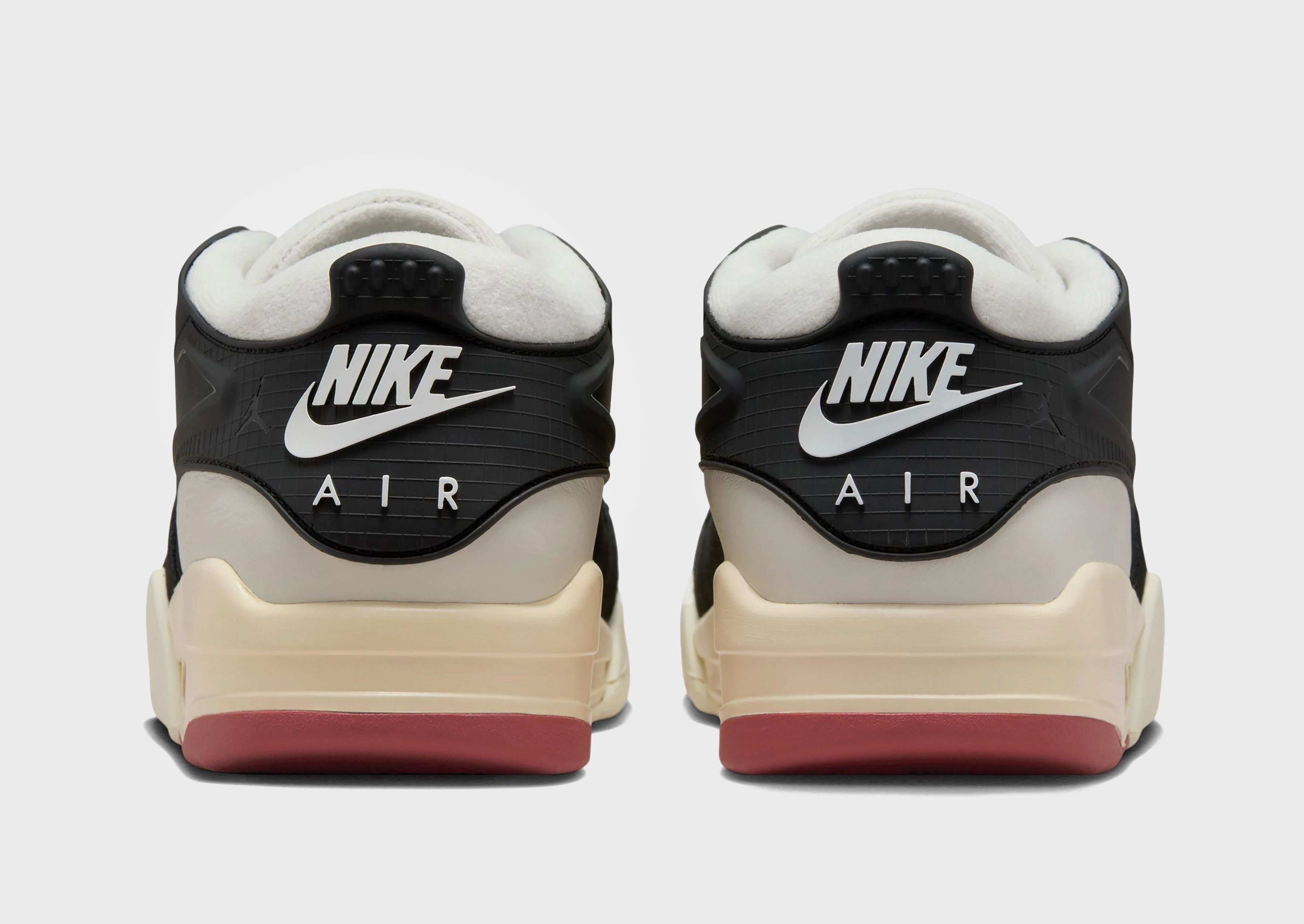 Sneakers Smooth Soles Flexible Midsole Construction Air 4 RM