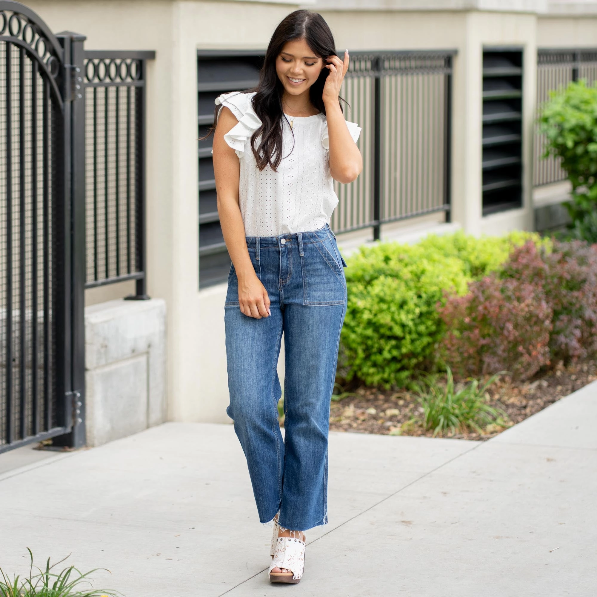 Superb High Rise Crop Utility Pocket Straight Leg Stylish Daily Wear Parent Style Clean Detail