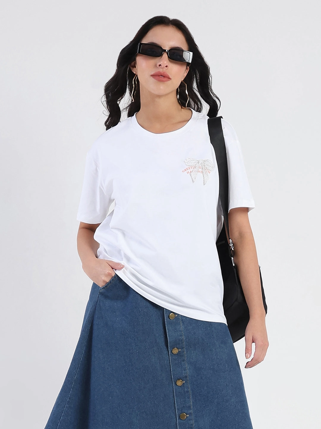 Madame Accessory Patch Detail Graphic Print White T-shirt All-Purpose