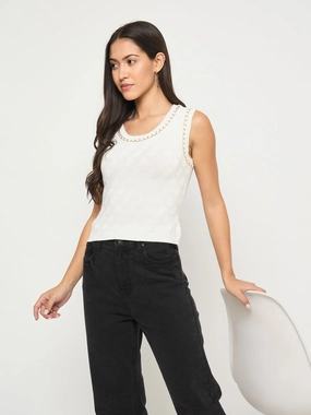 Non Irritating Seams Soft Pullover Madame Chain Accented Sleeveless White Knitted Top