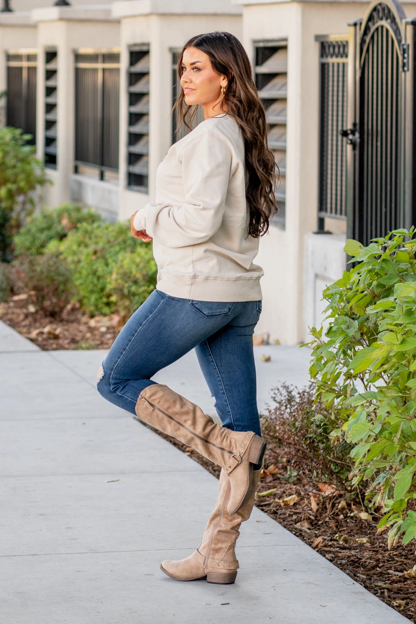 Vintage Longhorn Graphic Cozy Pull Over Sweater Trendy Layering