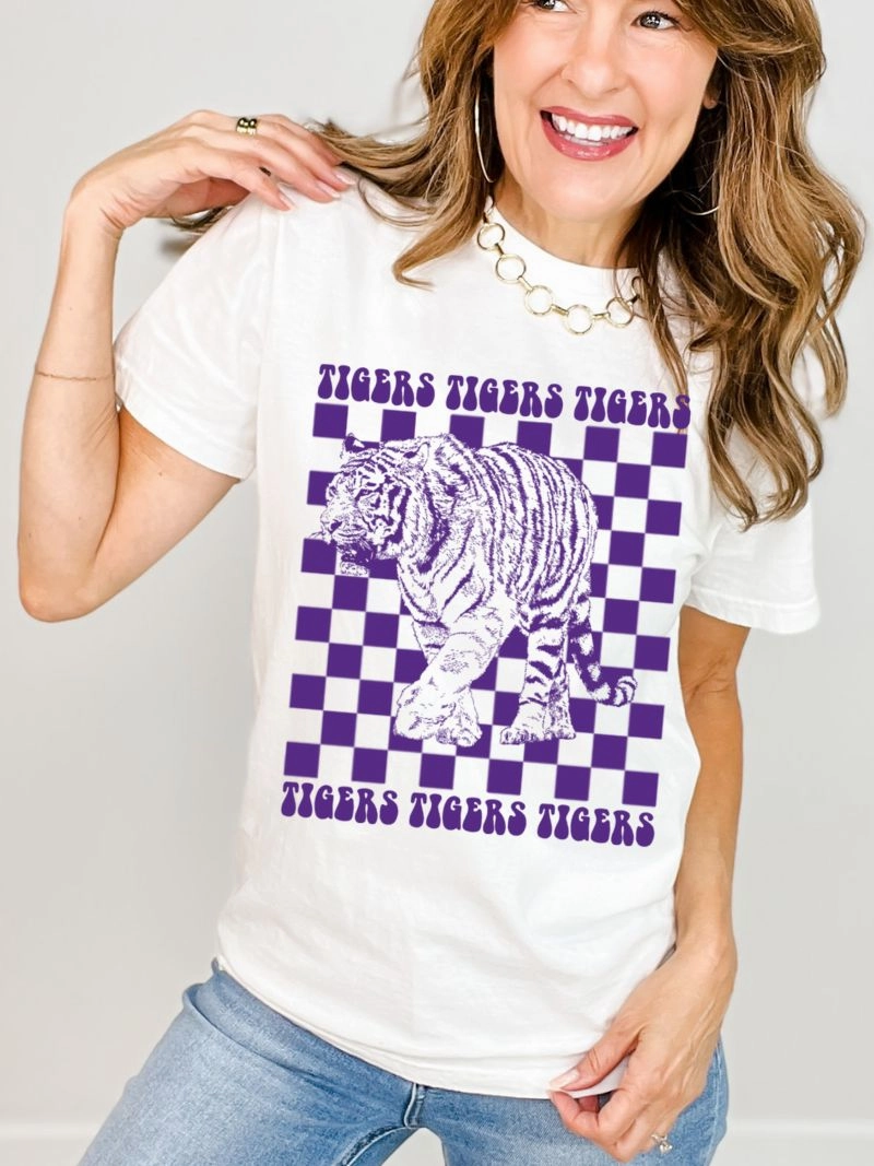 Relaxed Fit Shirt Checkmate, Game Day Custom Graphic tee