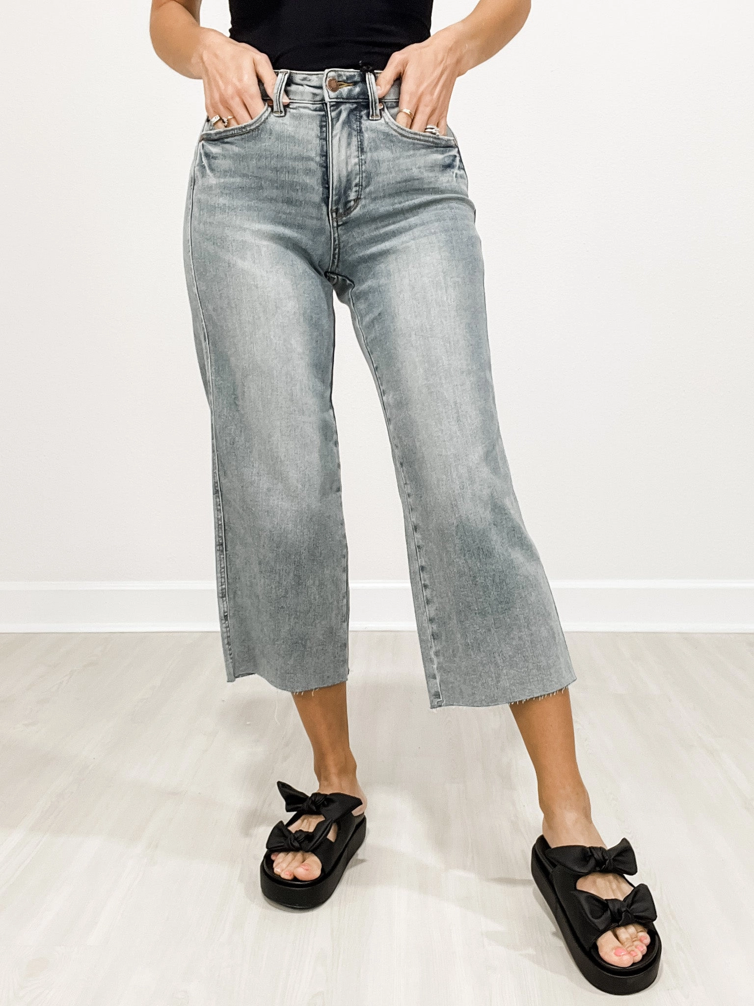 Judy Blue TANNER Mid-Rise Tummy Control Raw Hem Cropped Wide Leg Jeans Perfect Waist Timeless Comfort