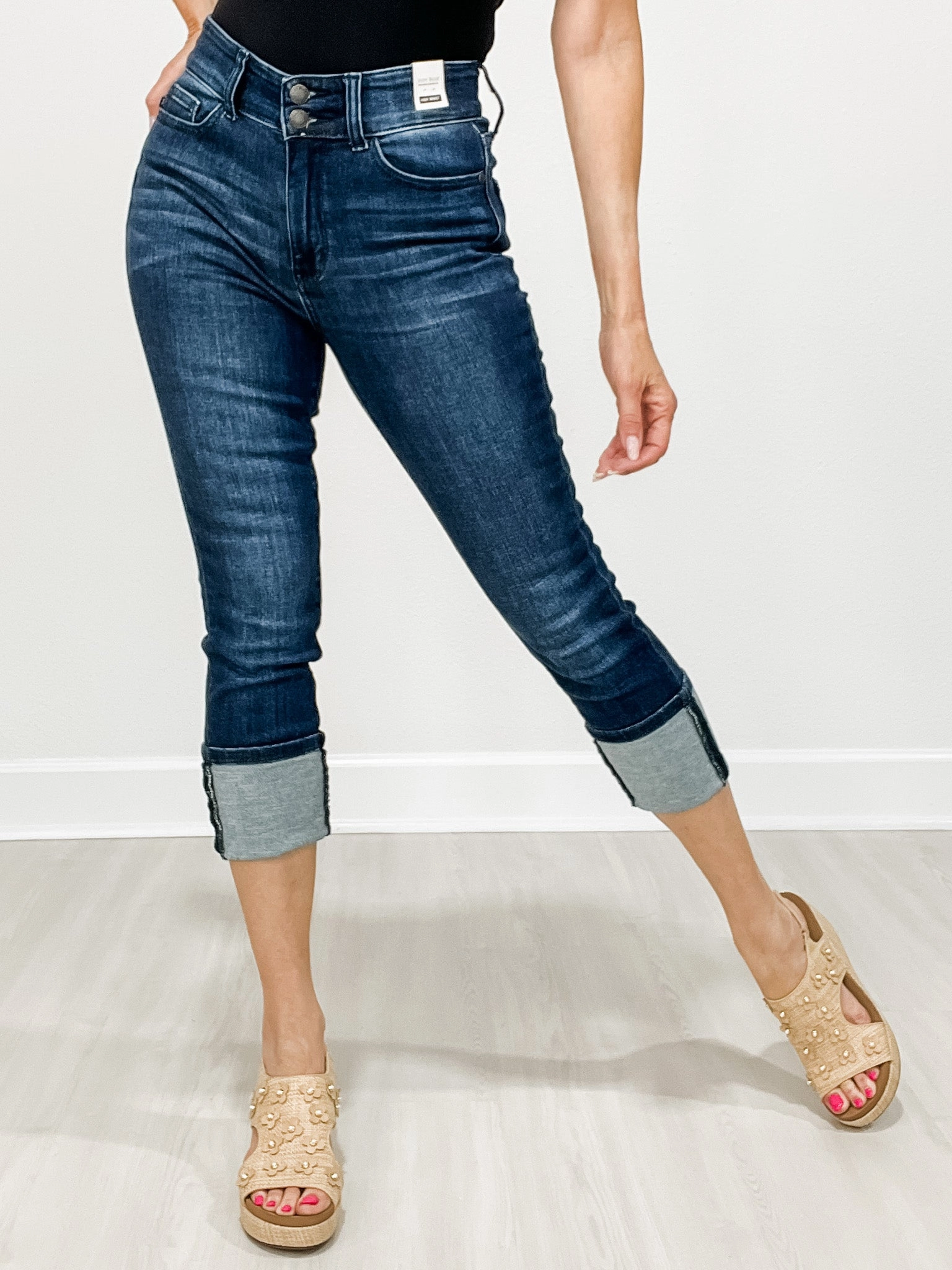 Judy Blue NIRVANA High-Waist Double Waist Band Capri Jeans Shopping Day Street Fashion Textured
