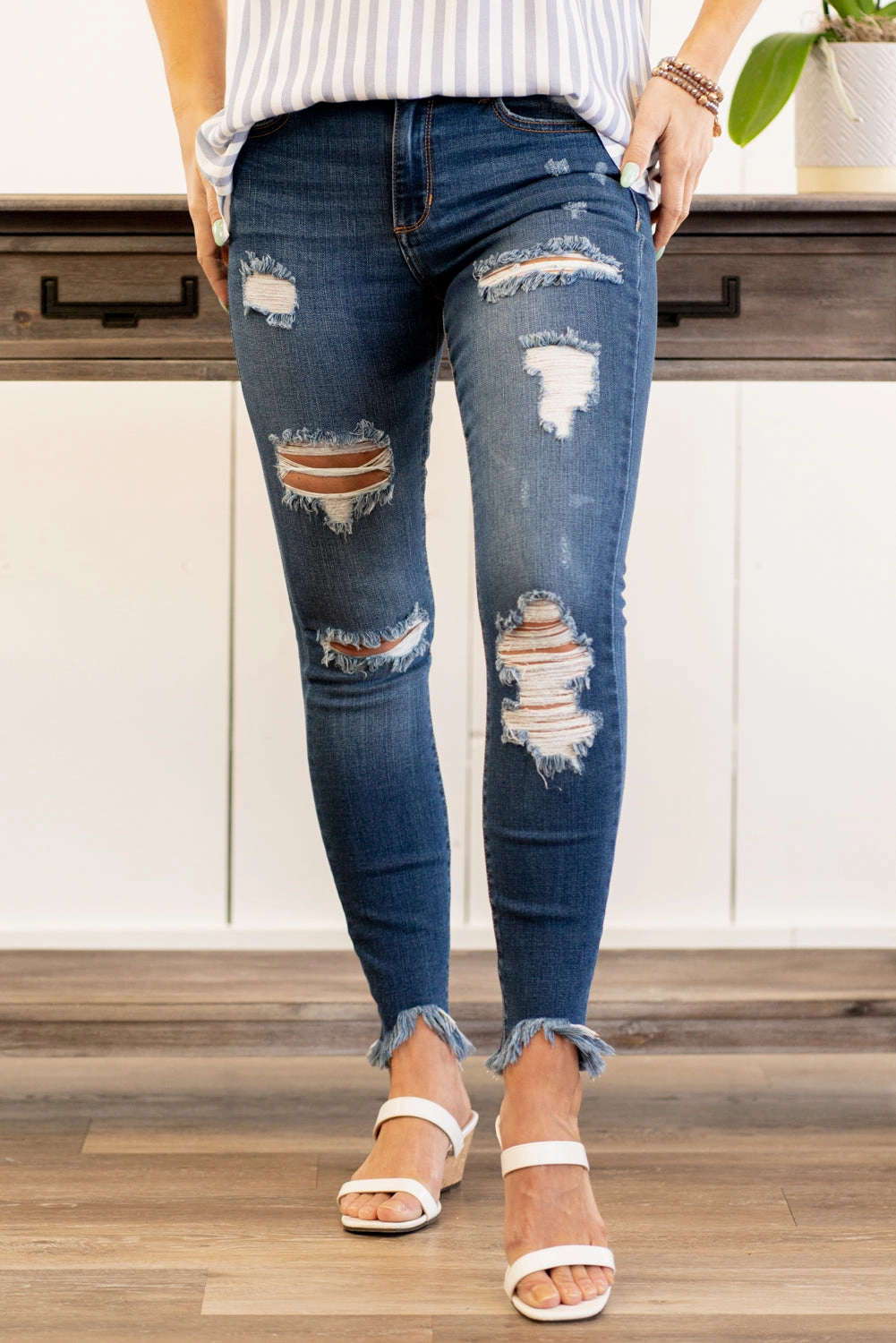 Traveler Gear Brunch Outfit Casual Friday Valentina Mid Rise Ankle Skinny