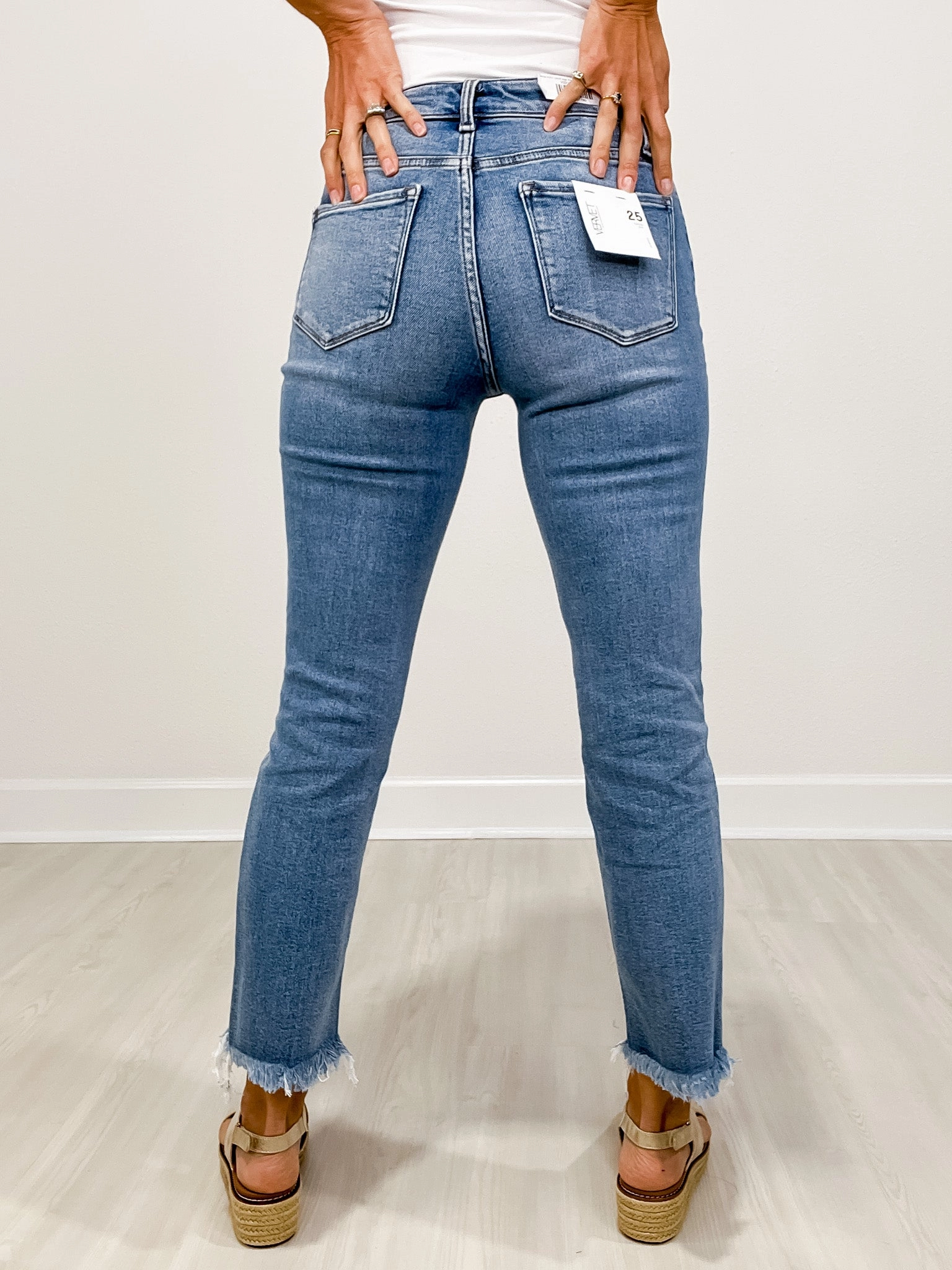 Vervet HOLY CROP High Rise Cropped Distressed Slim Jeans Stretch Free Fit Street Mood