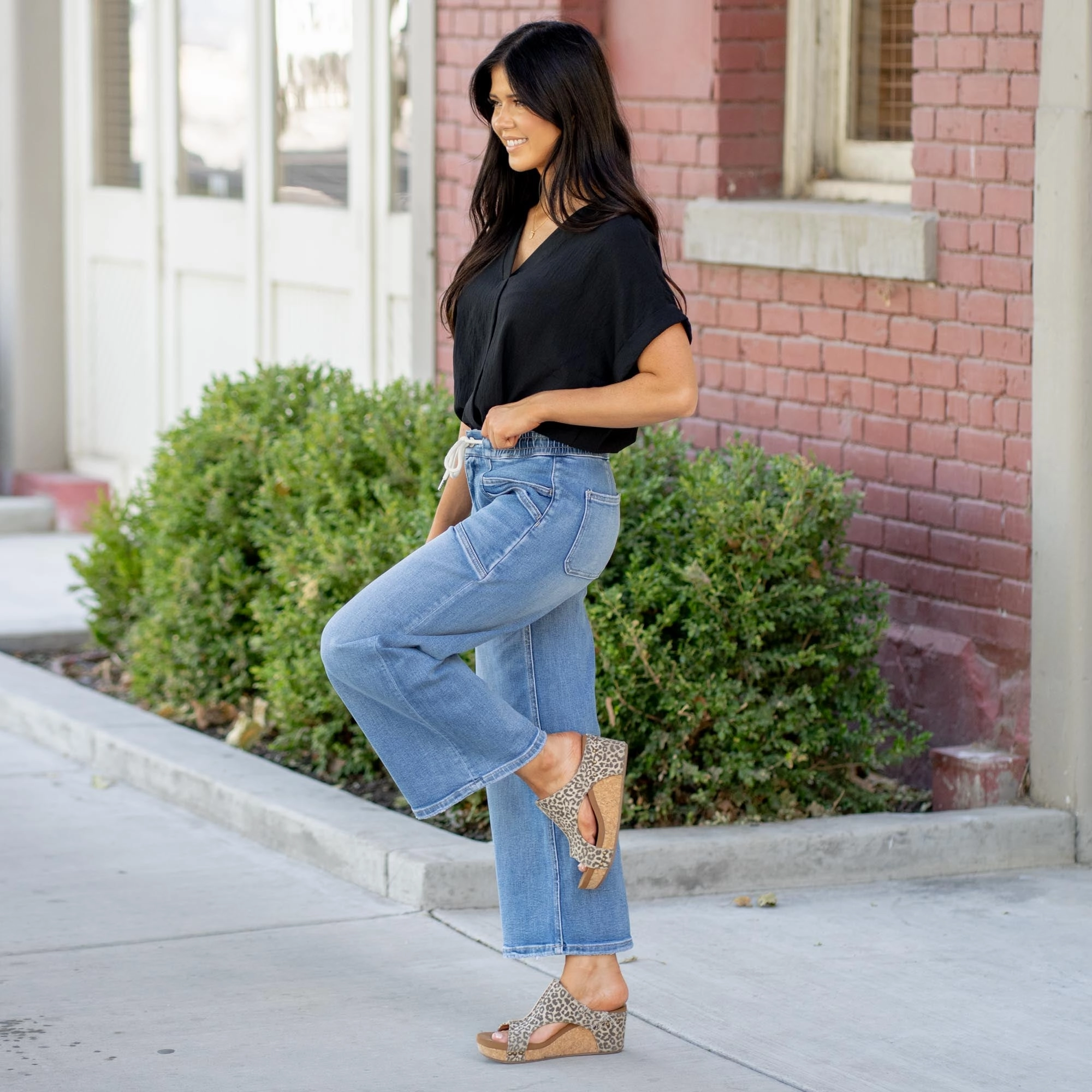 Elegant Bold Look VERVET Reassure High Rise Drawstring Waistband Wide Leg Jeans Medium Blue