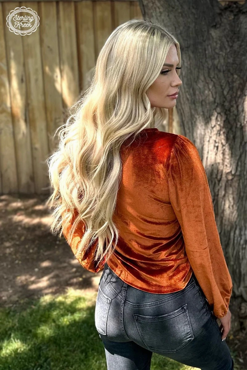 QuickDry Texture RibbedNeckline Texas Twist Rustic Top