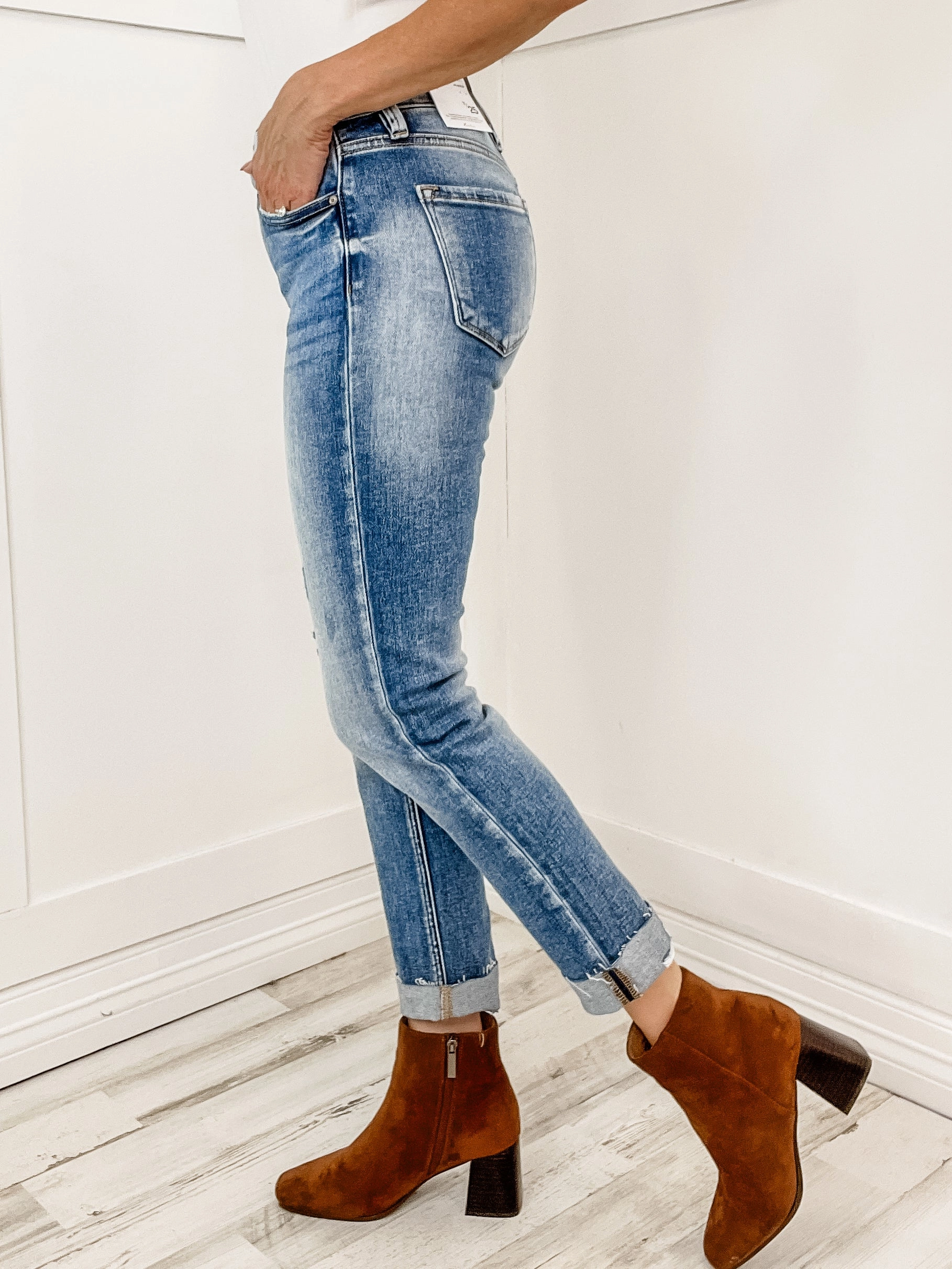 Non Restrictive Cut Aria KanCan High Rise Cuffed Slim Straight Jean